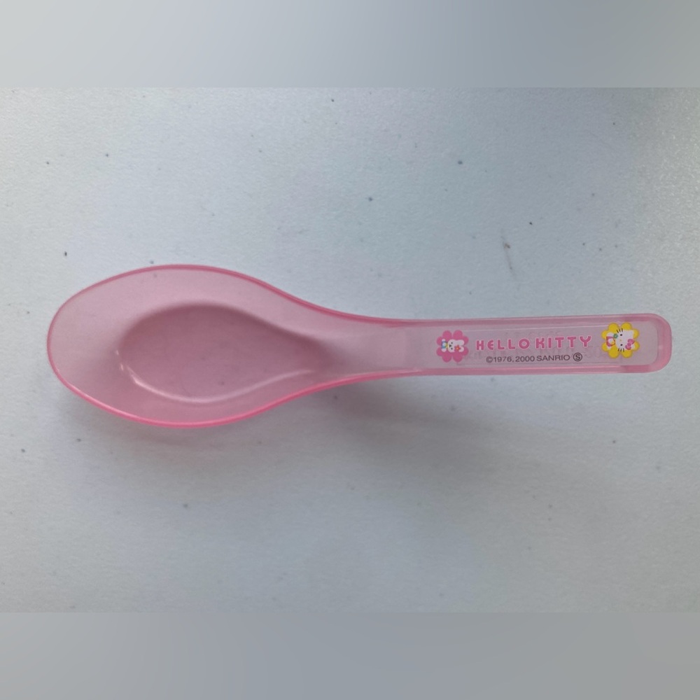 Hello Kitty Dishes - Picture 7 of 14